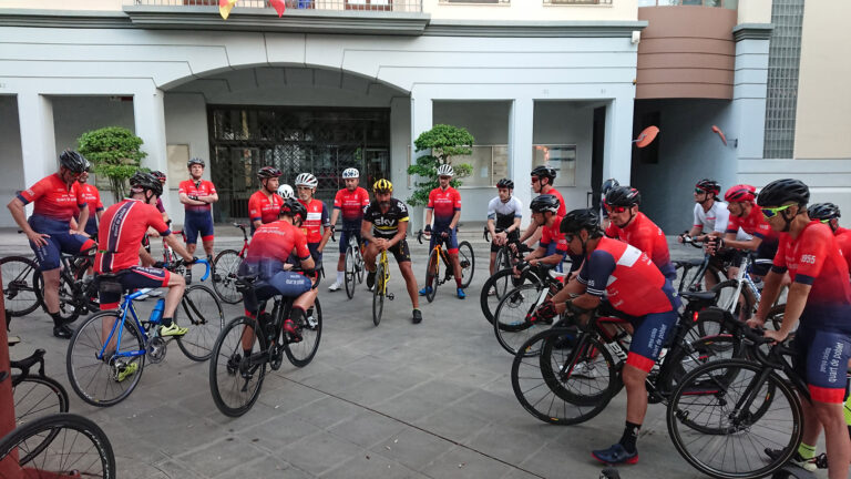 Lee más sobre el artículo MINUTO DE SILENCIO POR LA MUERTE DEL CICLISTA GINO MÄDER